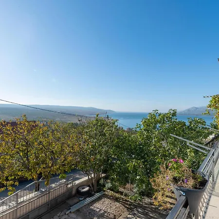 Three-bedroom In Appartamento