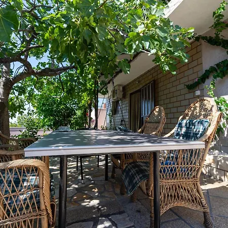 Three-bedroom In Апартаменты *