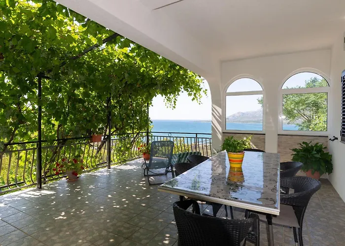 Three-bedroom In Апартаменты